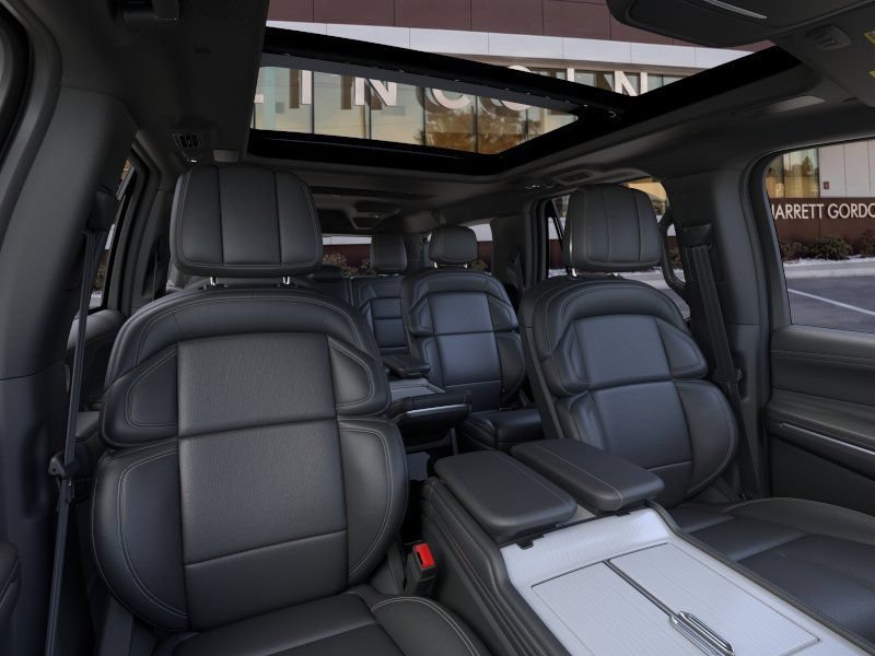 New 2026 Lincoln Navigator L Reserve w/ Jet Appearance Package AWD/4WD image 10