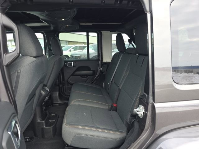 Used 2025 Jeep Wrangler Unlimited Sahara w/ Safety Group image 31
