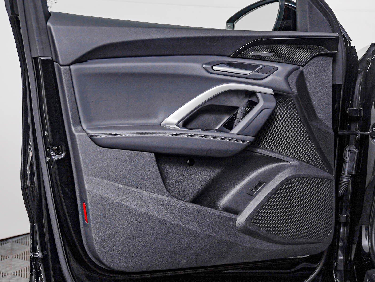Certified 2025 Audi Q5 Prestige AWD/4WD image 25
