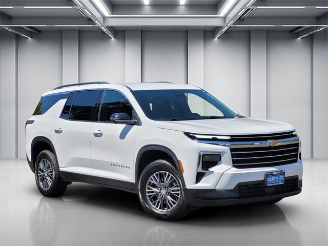 Used 2024 Chevrolet Traverse LT