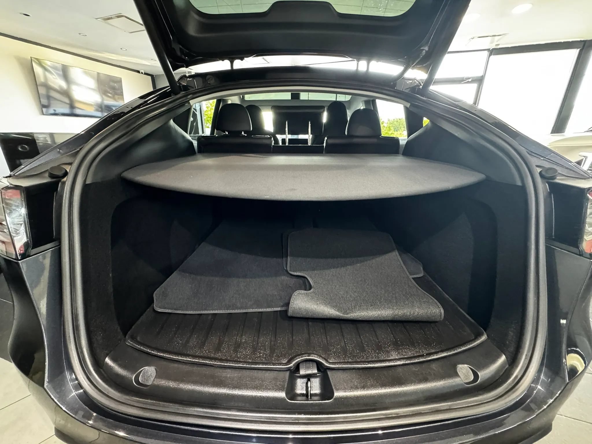 Used 2024 Tesla Model Y Performance AWD/4WD image 37
