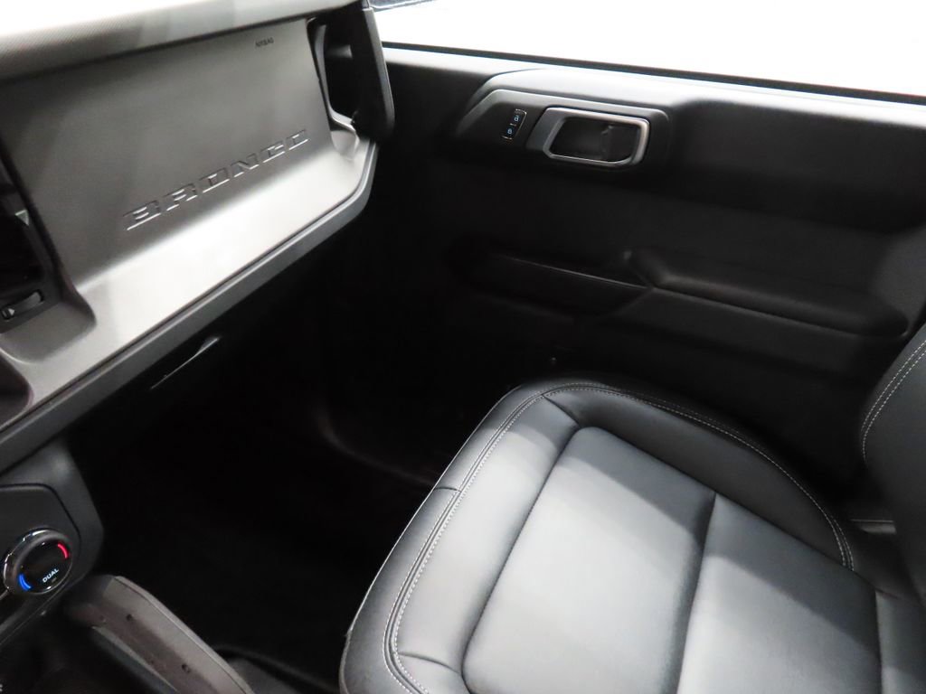 Used 2025 Ford Bronco Badlands AWD/4WD image 32