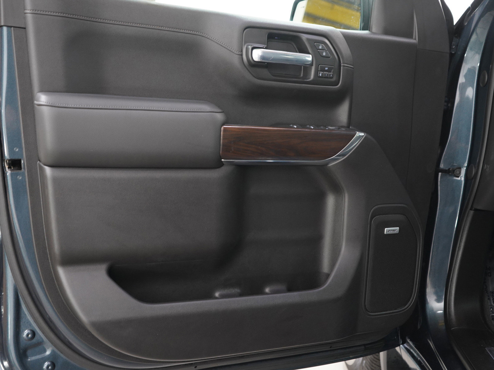 Used 2020 GMC Sierra 1500 SLT w/ SLT Premium Plus Package AWD/4WD image 17