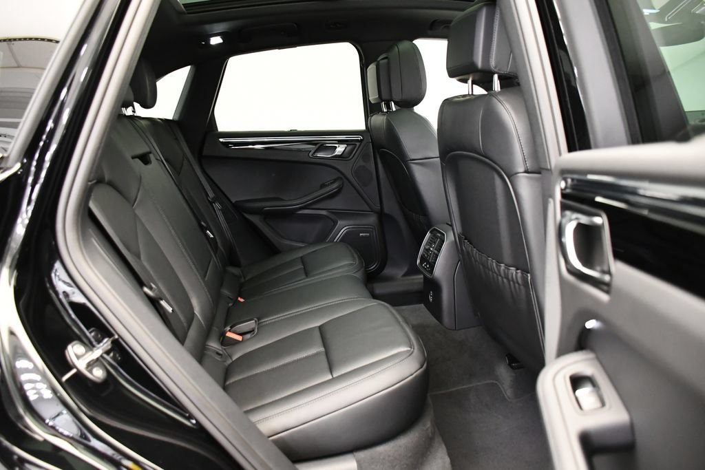 Certified 2026 Porsche Macan AWD/4WD image 56