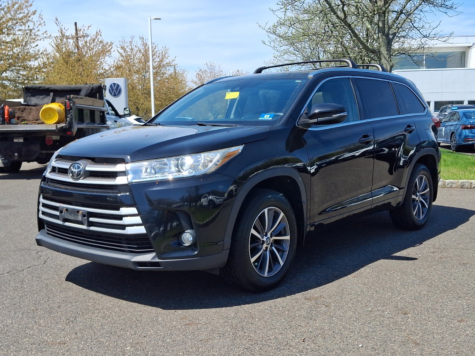 Used 2018 Toyota Highlander XLE image 3