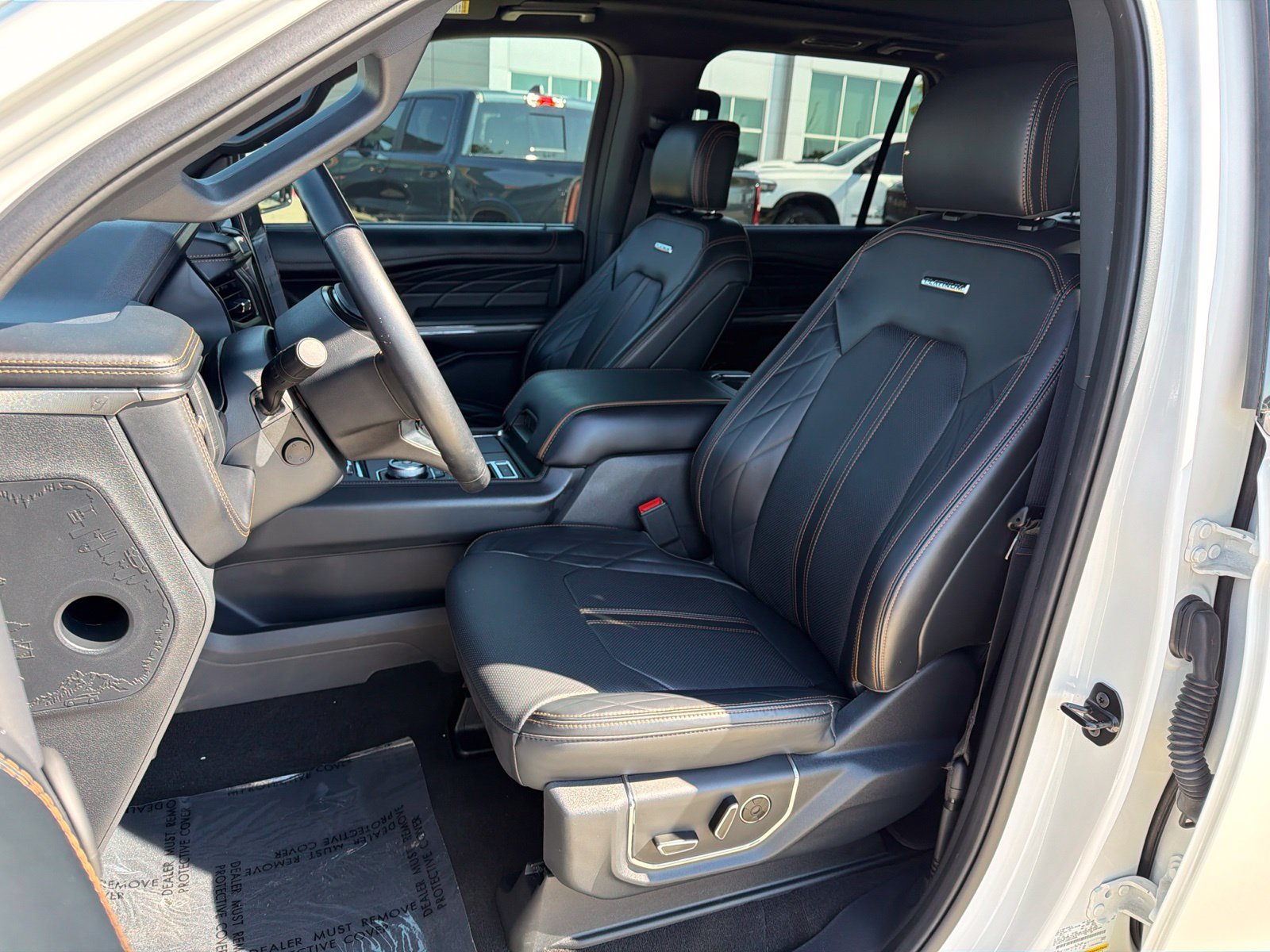 Used 2024 Ford Expedition Platinum RWD image 14