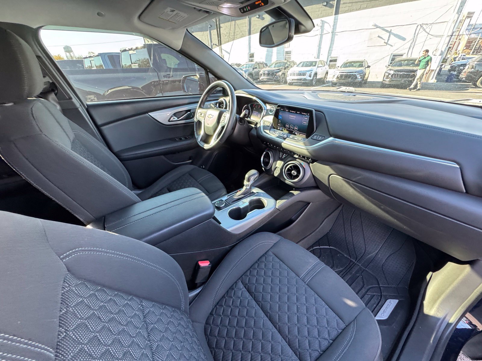 Used 2020 Chevrolet Blazer LT FWD image 33