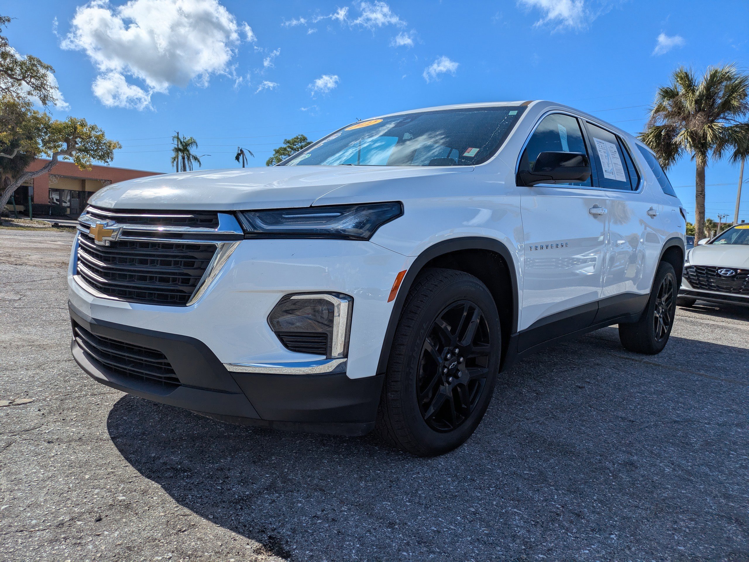 Used 2022 Chevrolet Traverse LS FWD image 8