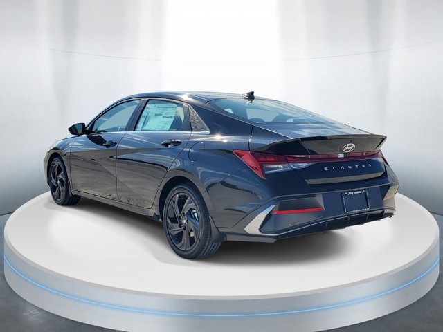 New 2026 Hyundai Elantra SEL Sport Premium FWD image 3