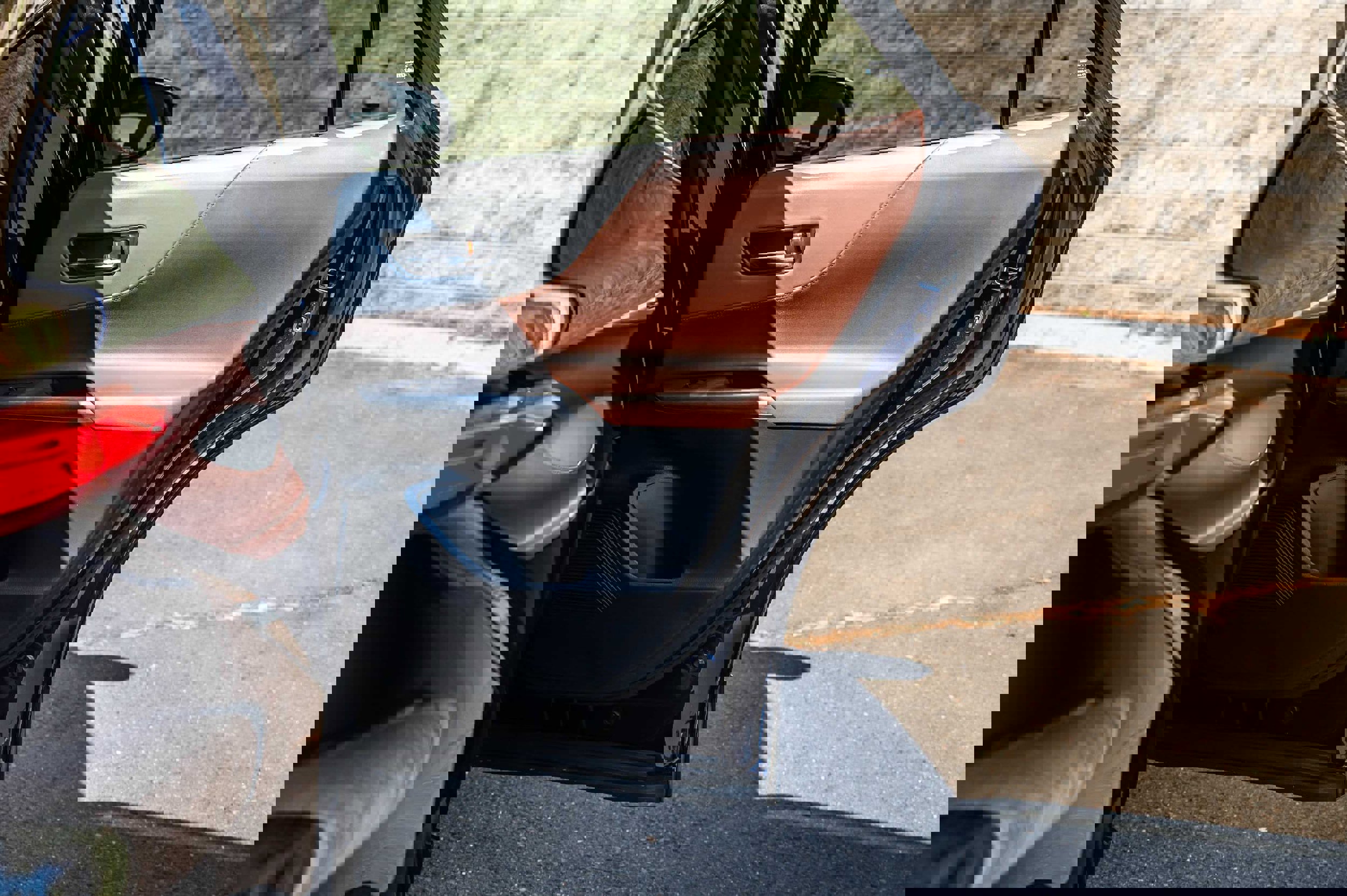 Certified 2022 Toyota Venza XLE image 16