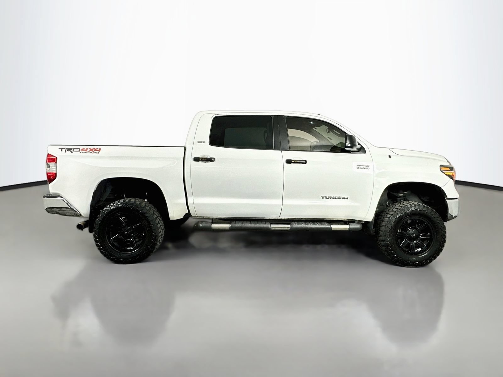 Used 2015 Toyota Tundra SR5 w/ TRD Off Road Package AWD/4WD image 9