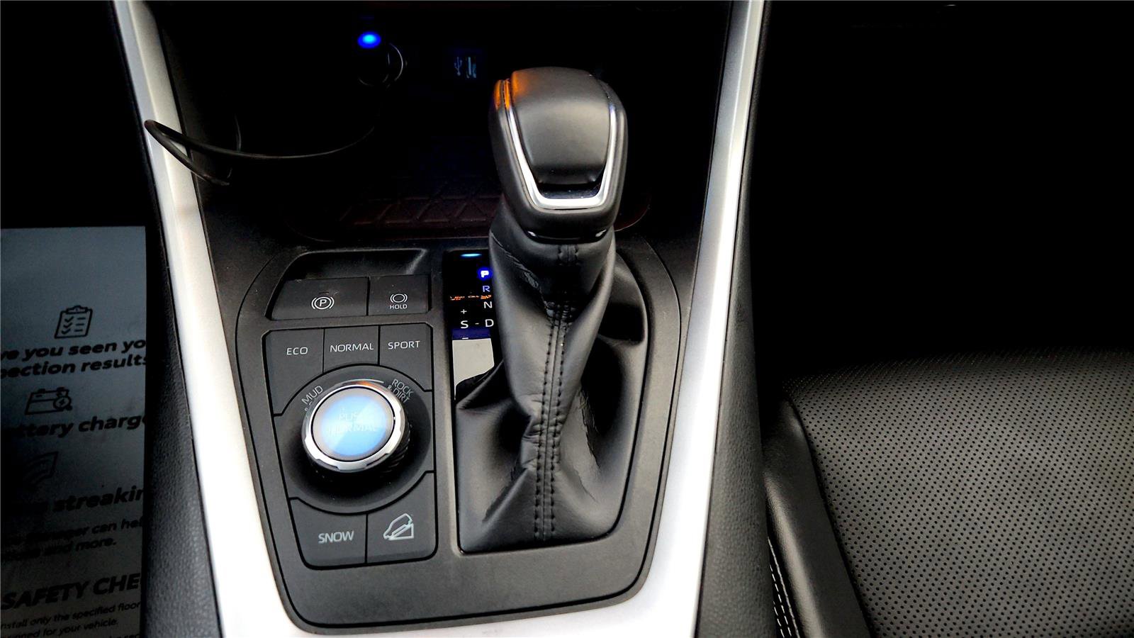 Used 2024 Toyota RAV4 Limited w/ Weather Package image 28