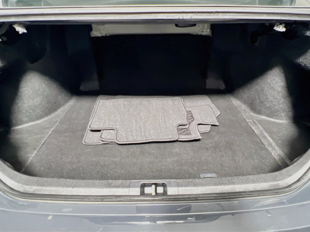 Used 2025 Toyota Camry SE FWD image 31