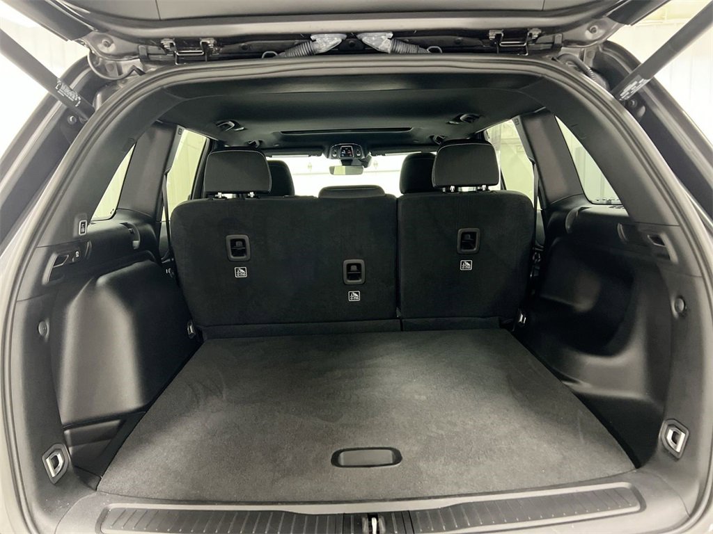 Used 2025 Jeep Grand Cherokee Laredo X w/ Luxury Tech Group I image 24