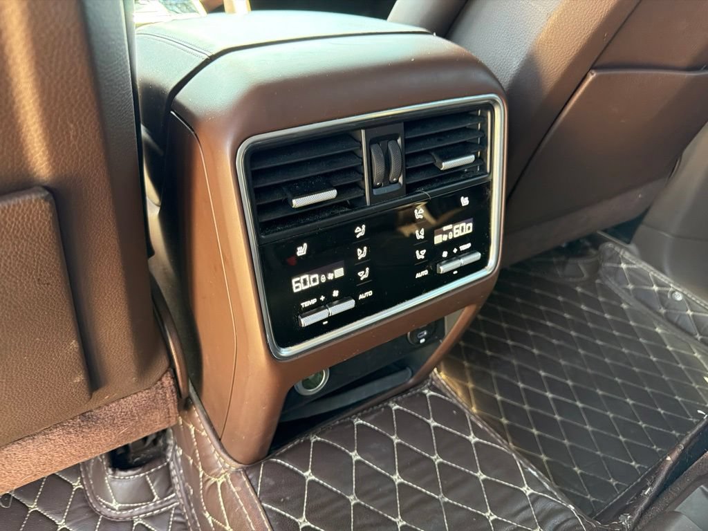 Used 2020 Porsche Cayenne S AWD/4WD image 21