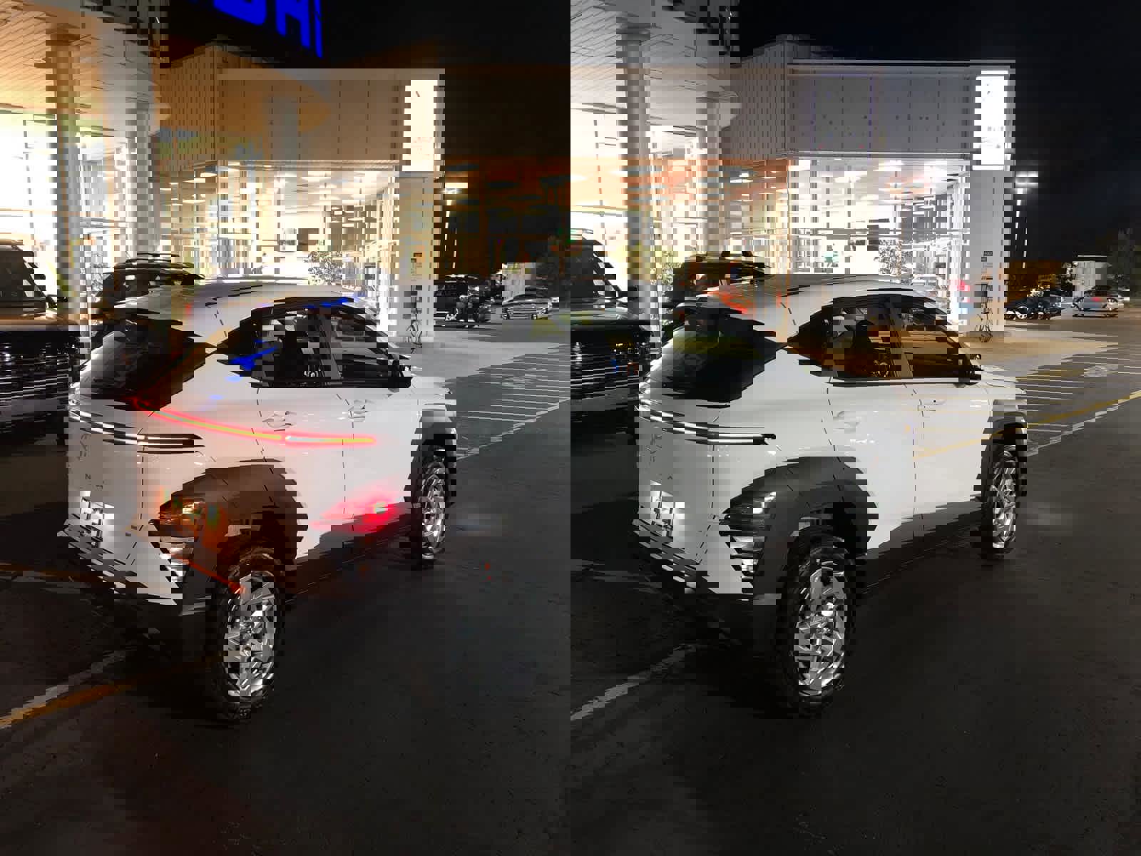 New 2026 Hyundai Kona SE image 4