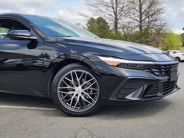 Used 2025 Hyundai Elantra Sport image 9