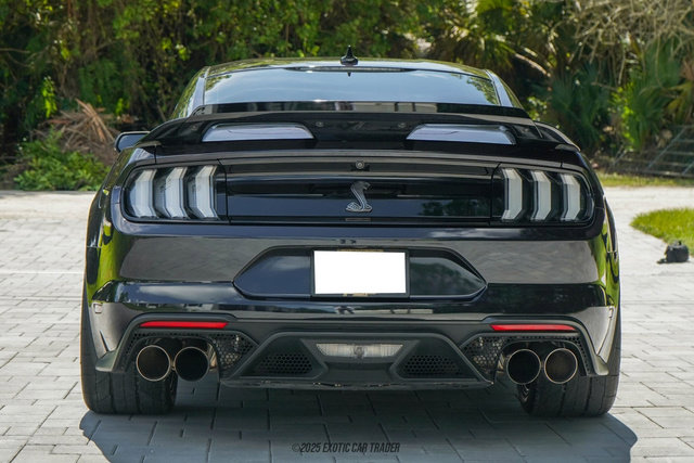 Used 2022 Ford Mustang Shelby GT500 w/ Technology Package image 7