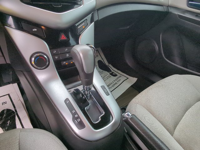 Used 2015 Chevrolet Cruze LT FWD image 16