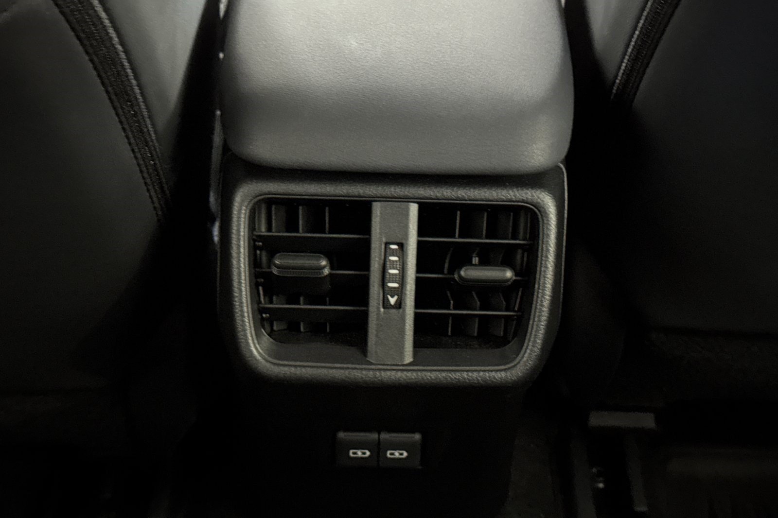 Certified 2023 Lexus UX 250h FWD w/ Accessory Package (Z2) image 16