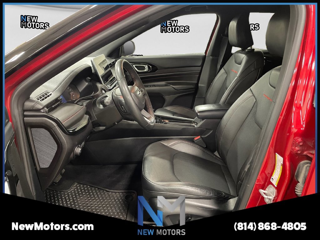 Used 2024 Jeep Compass Trailhawk w/ Trailhawk Convenience Group AWD/4WD image 10