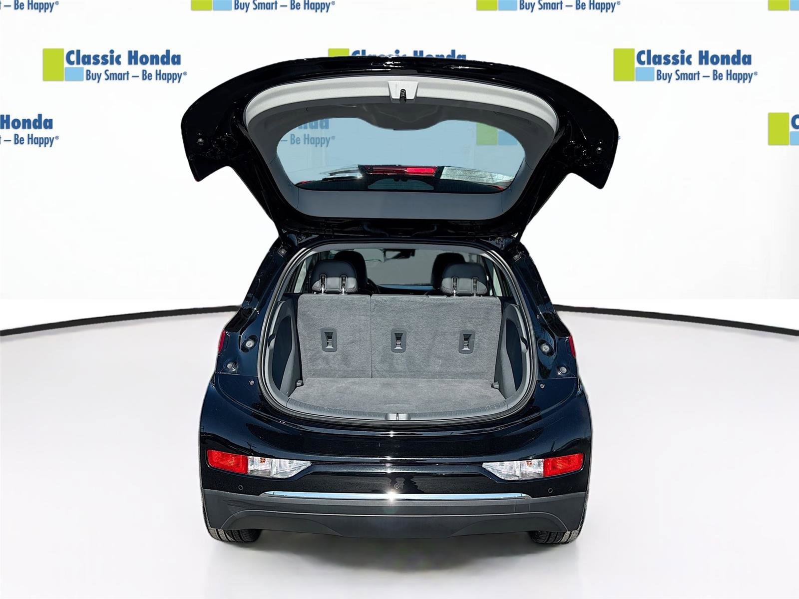 Used 2021 Chevrolet Bolt Premier w/ Infotainment Package image 28