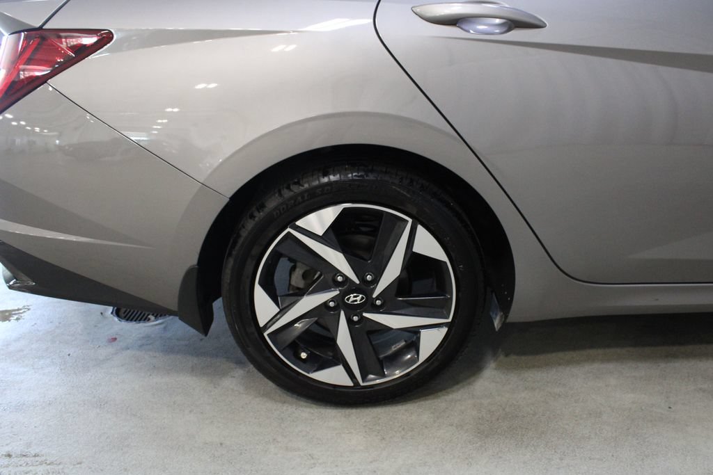Used 2023 Hyundai Elantra Limited FWD image 26