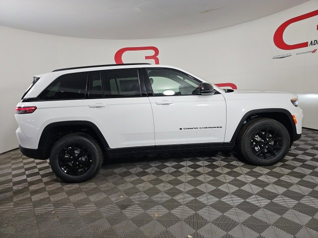 New 2025 Jeep Grand Cherokee 4WD image 8