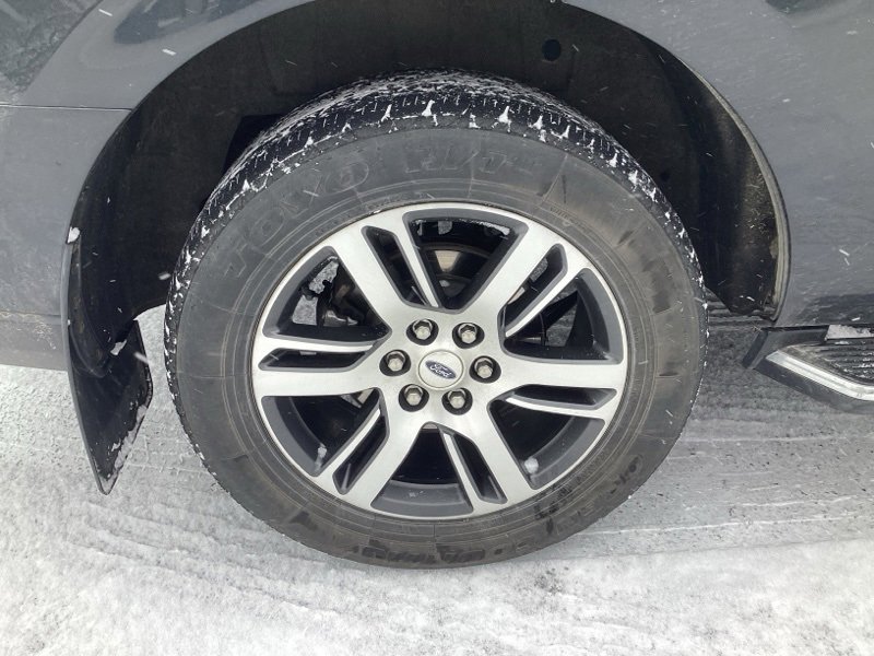 Used 2022 Ford Expedition Limited image 9