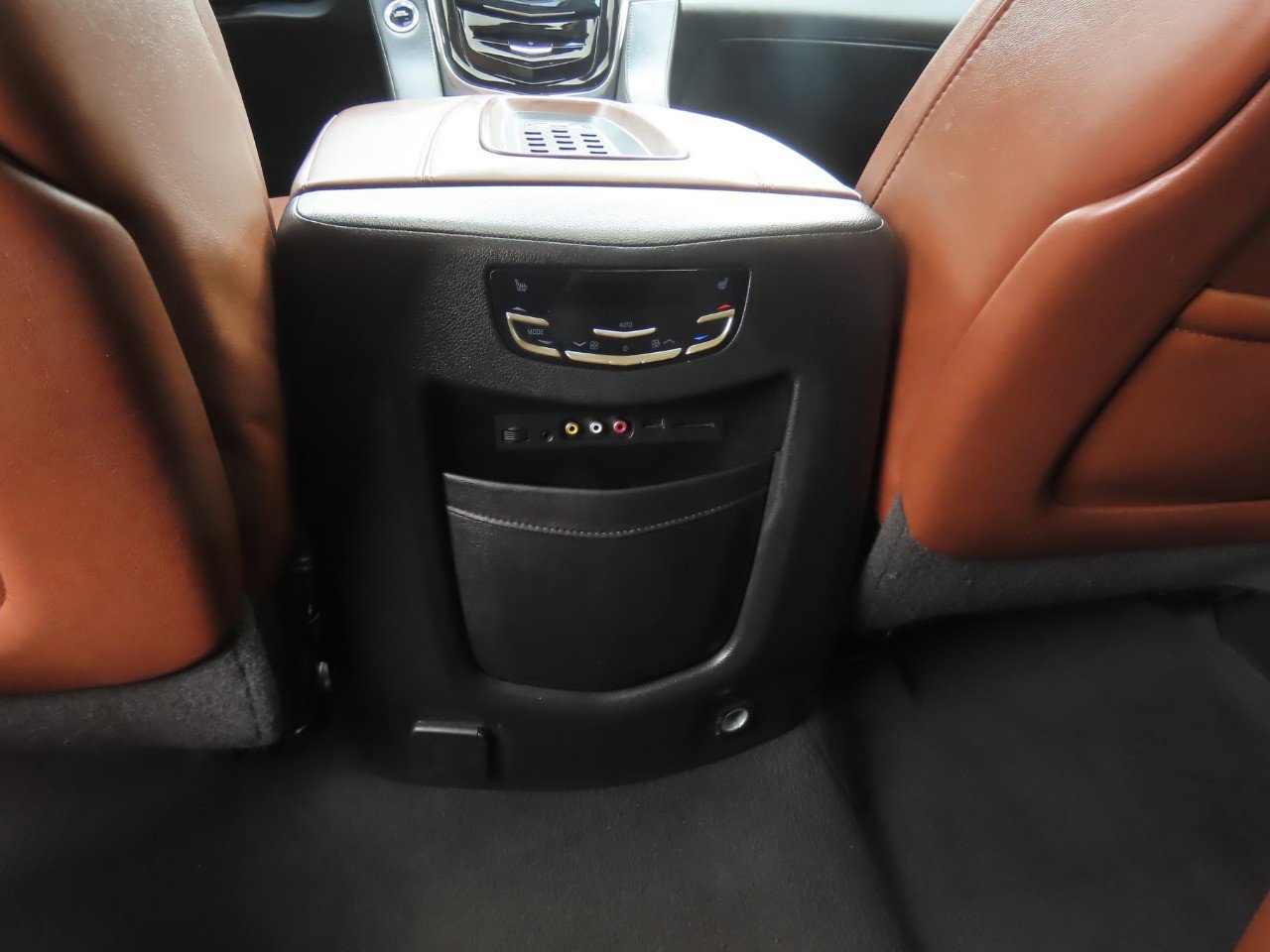 Used 2015 Cadillac Escalade Premium AWD/4WD image 22