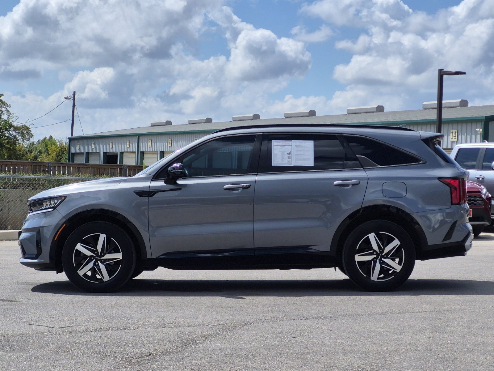 Used 2022 Kia Sorento S FWD image 2
