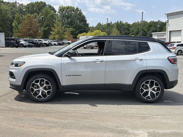 Used 2024 Jeep Compass Limited AWD/4WD image 10