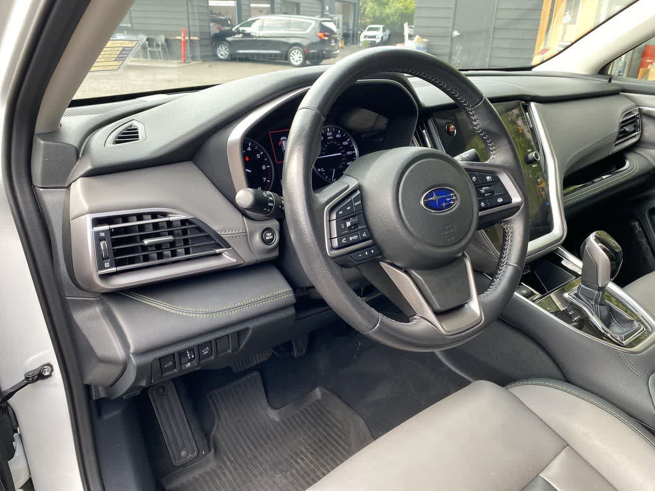 Used 2023 Subaru Outback Onyx Edition AWD/4WD image 2
