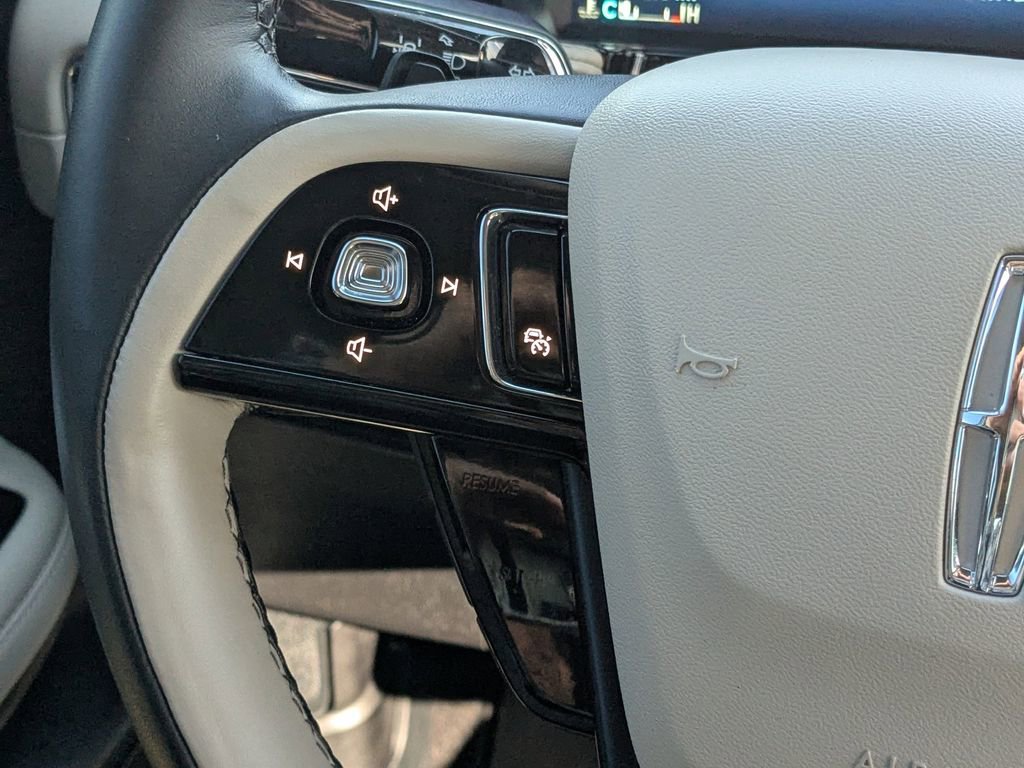 Used 2025 Lincoln Corsair Reserve w/ Jet Appearance Package image 22