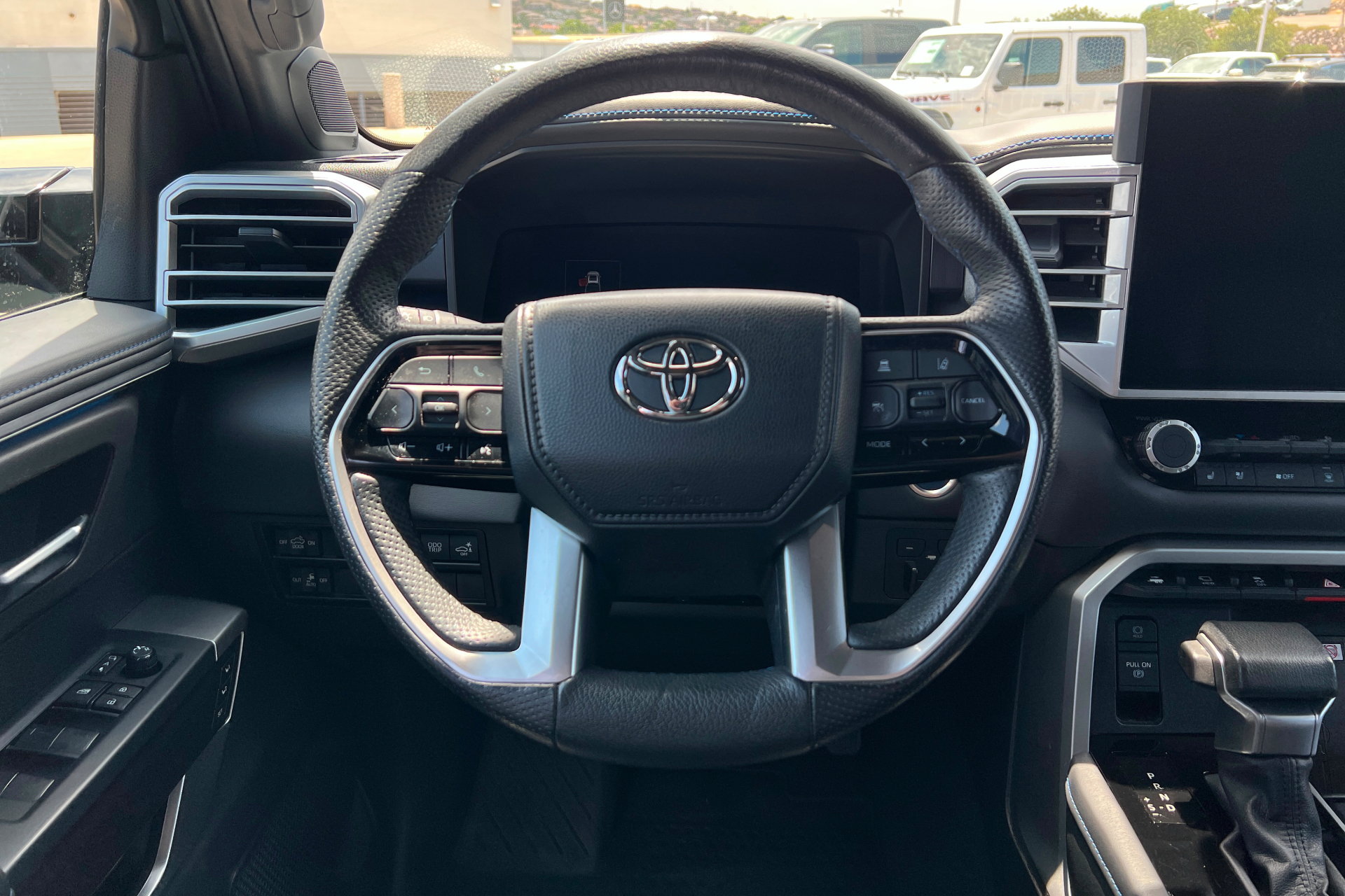 Used 2023 Toyota Tundra Platinum AWD/4WD image 13