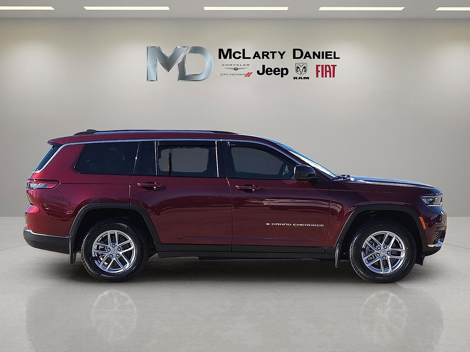 Used 2022 Jeep Grand Cherokee L Laredo w/ Luxury Tech Group I image 6