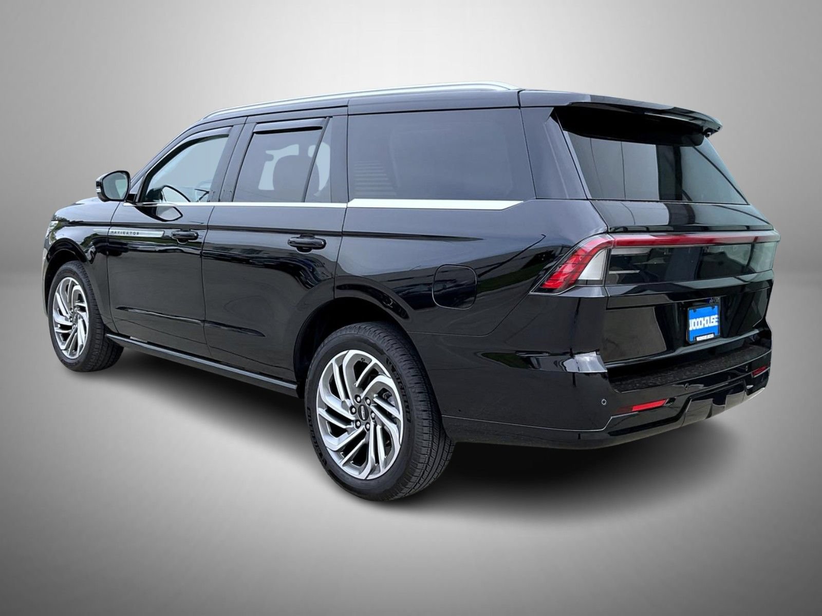 Certified 2026 Lincoln Navigator Reserve AWD/4WD image 7