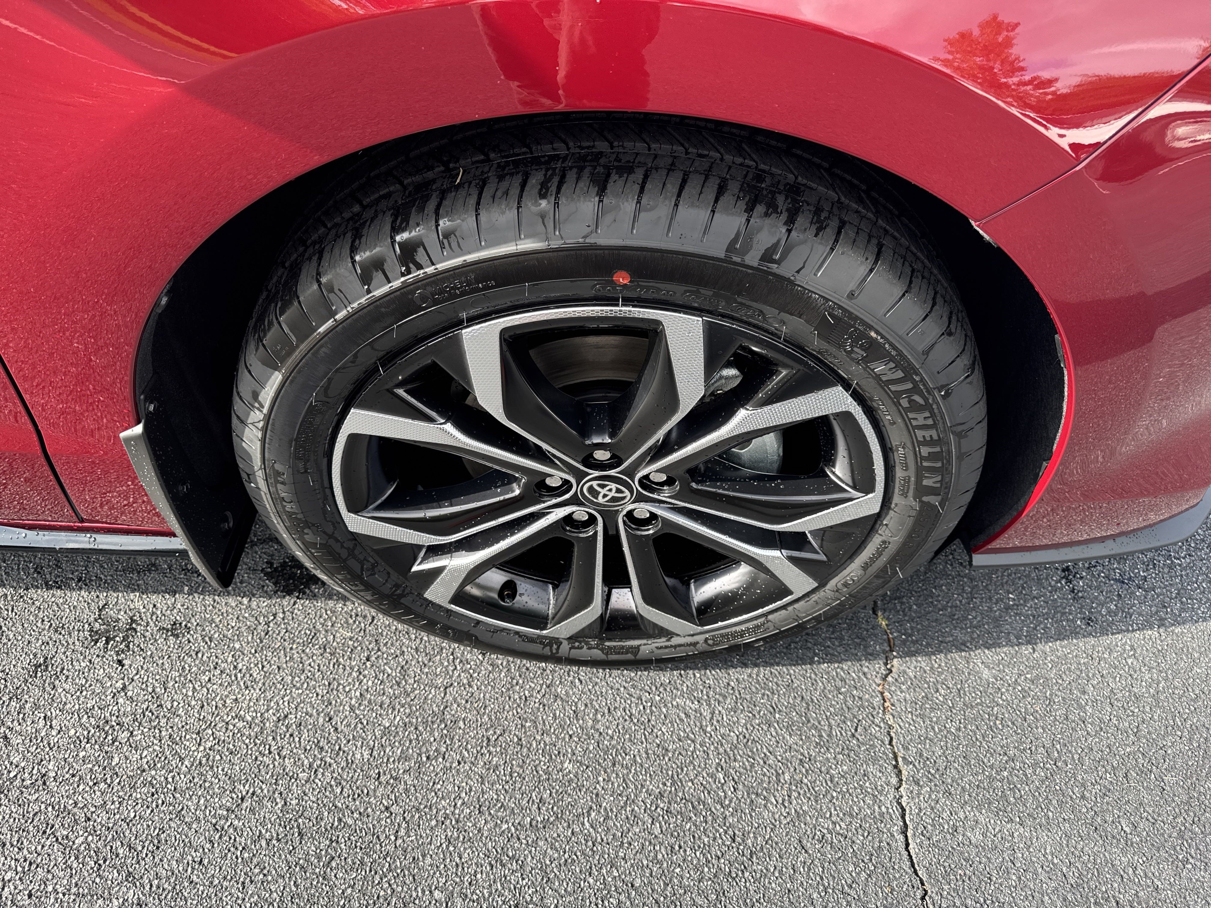 New 2025 Toyota Sienna Platinum FWD image 10