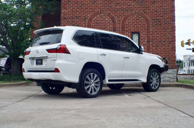 Used 2016 Lexus LX 570 4WD w/ Luxury Package image 5