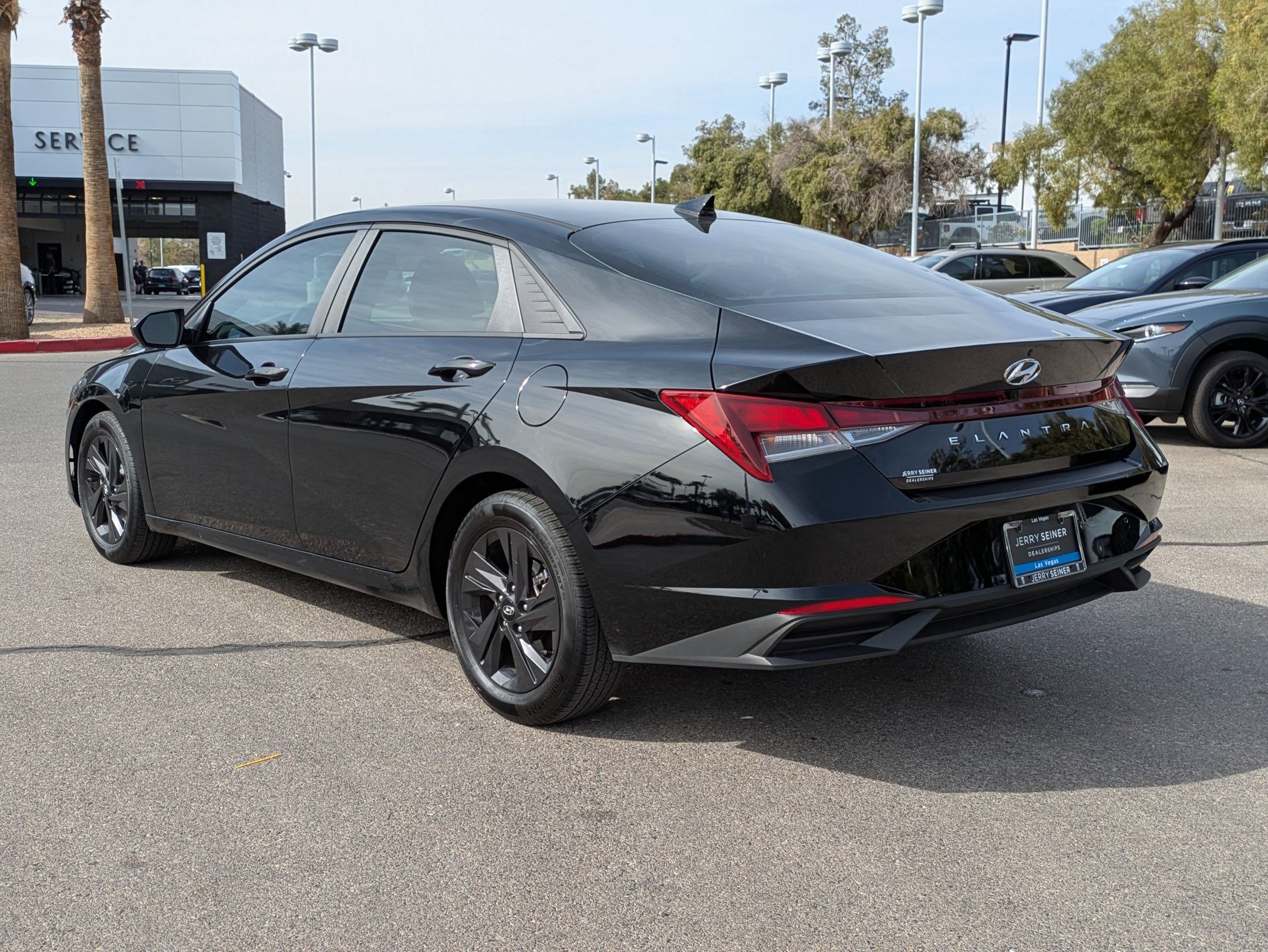 Used 2021 Hyundai Elantra SEL w/ Convenience Package FWD image 3
