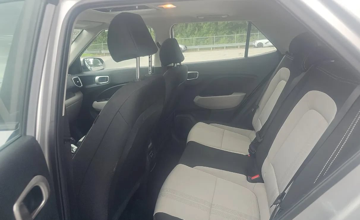 Used 2026 Hyundai Venue SEL FWD image 7