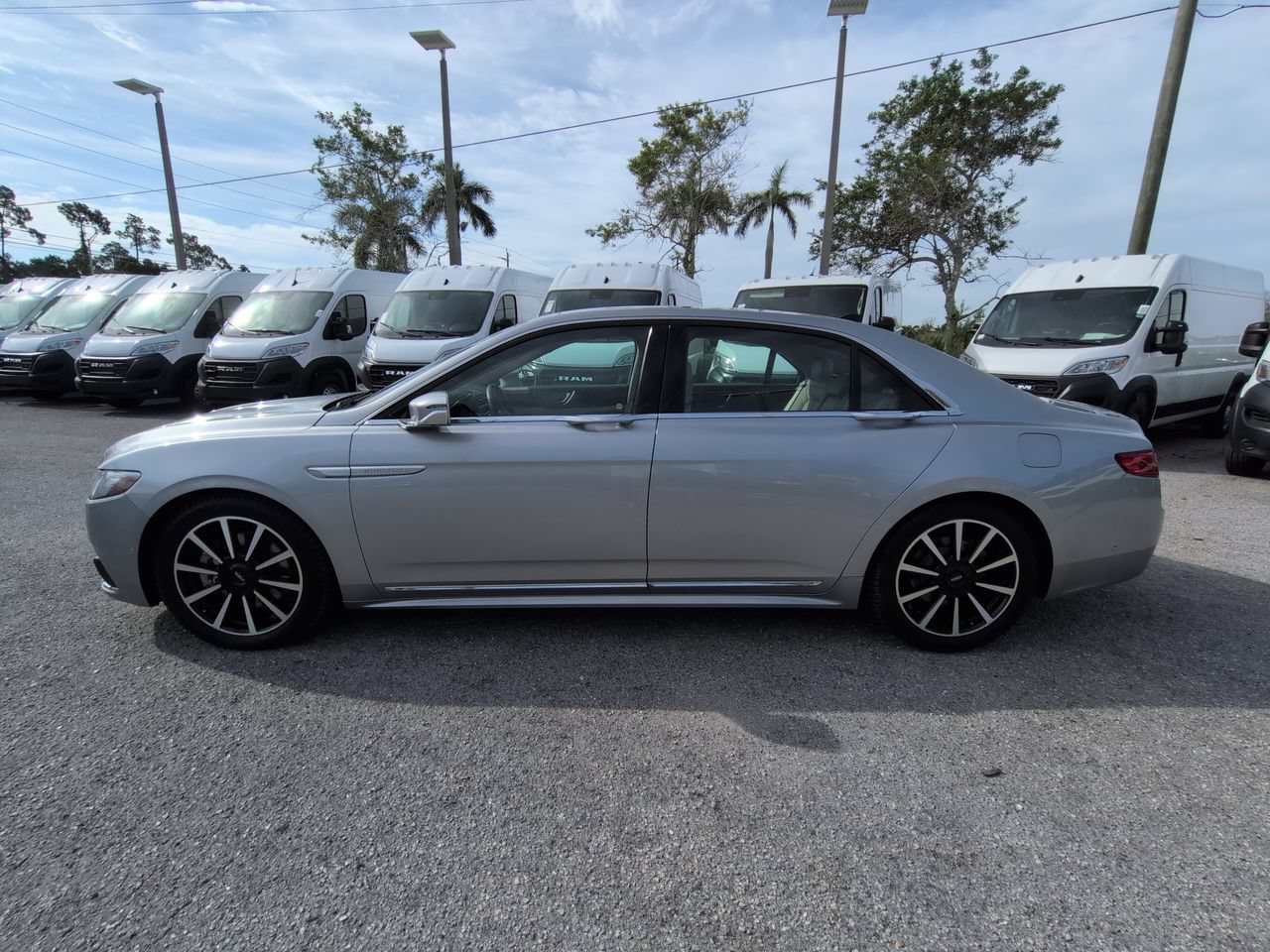Used 2020 Lincoln Continental Reserve FWD image 8