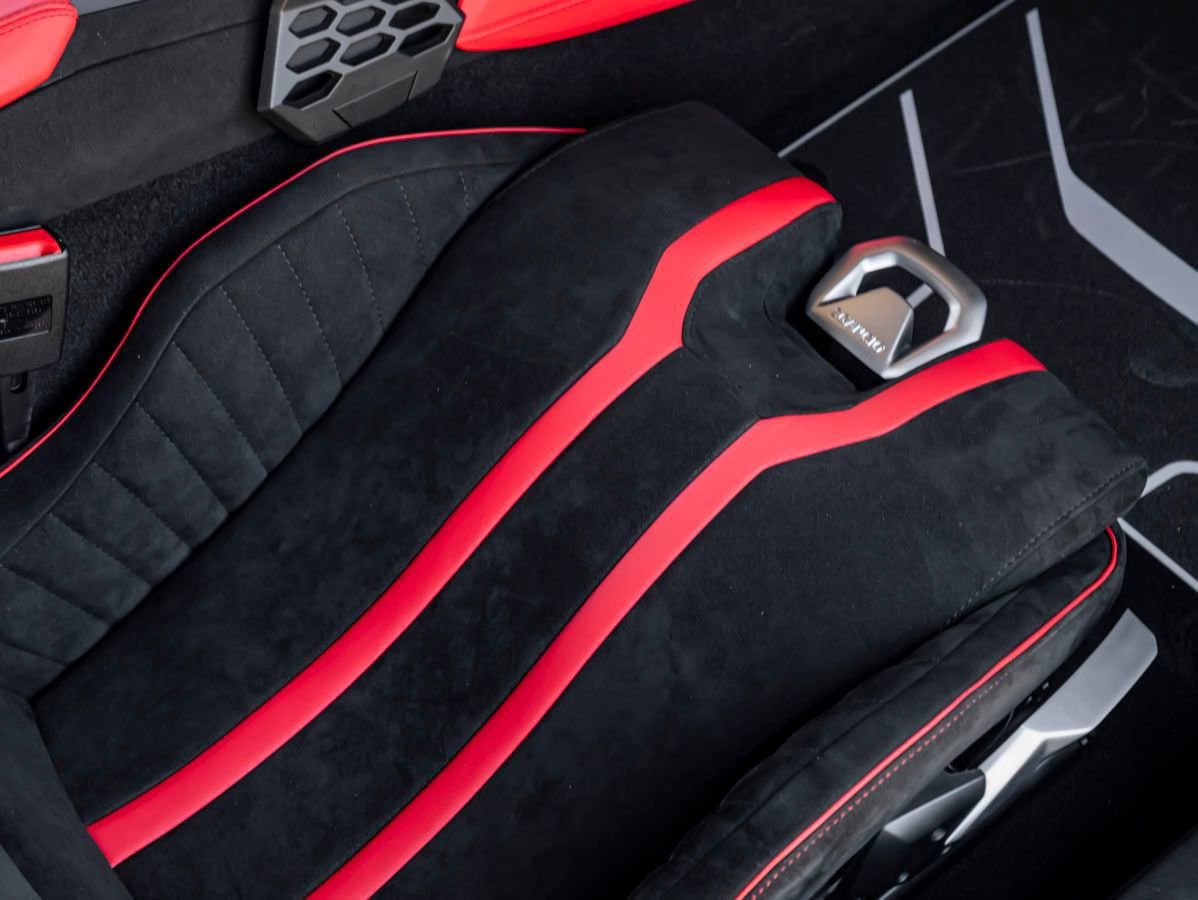 Used 2024 Lamborghini Huracan STO RWD image 28