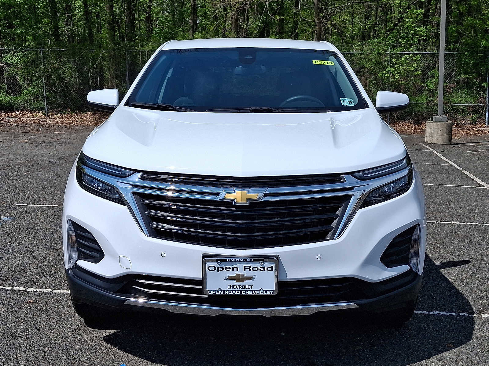 Used 2023 Chevrolet Equinox LT AWD/4WD image 2