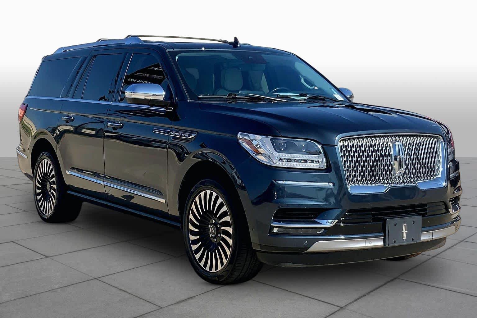 Used 2021 Lincoln Navigator L Black Label w/ Cargo Convenience Package AWD/4WD image 3