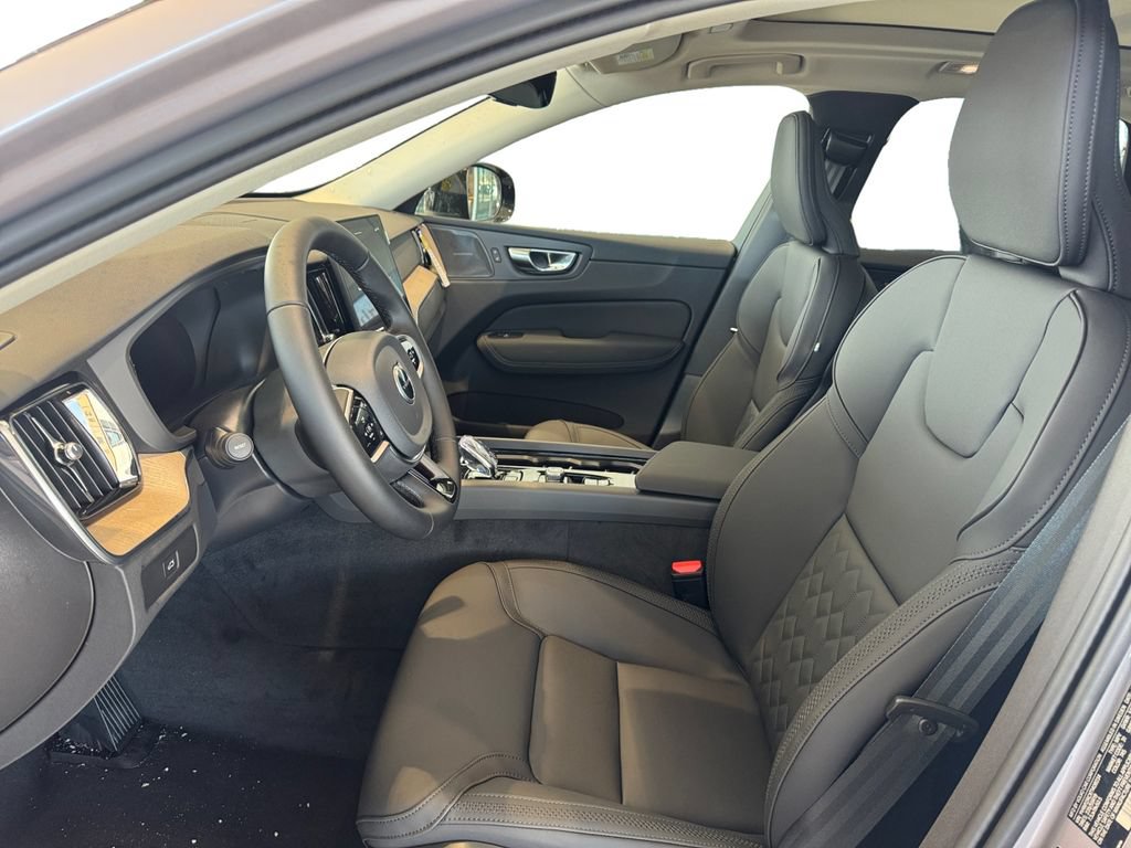 New 2026 Volvo XC60 B5 Plus w/ Protection Package Premier AWD/4WD image 10