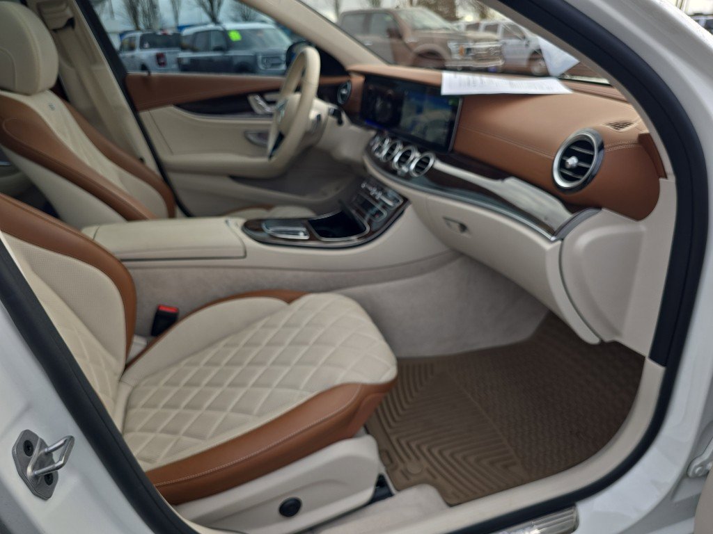 Used 2022 Mercedes-Benz E 450 4MATIC Sedan image 16