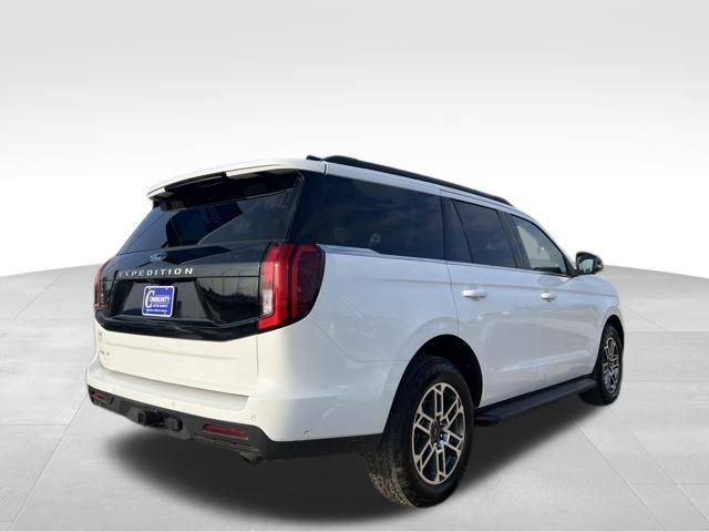 Used 2025 Ford Expedition Active AWD/4WD image 7