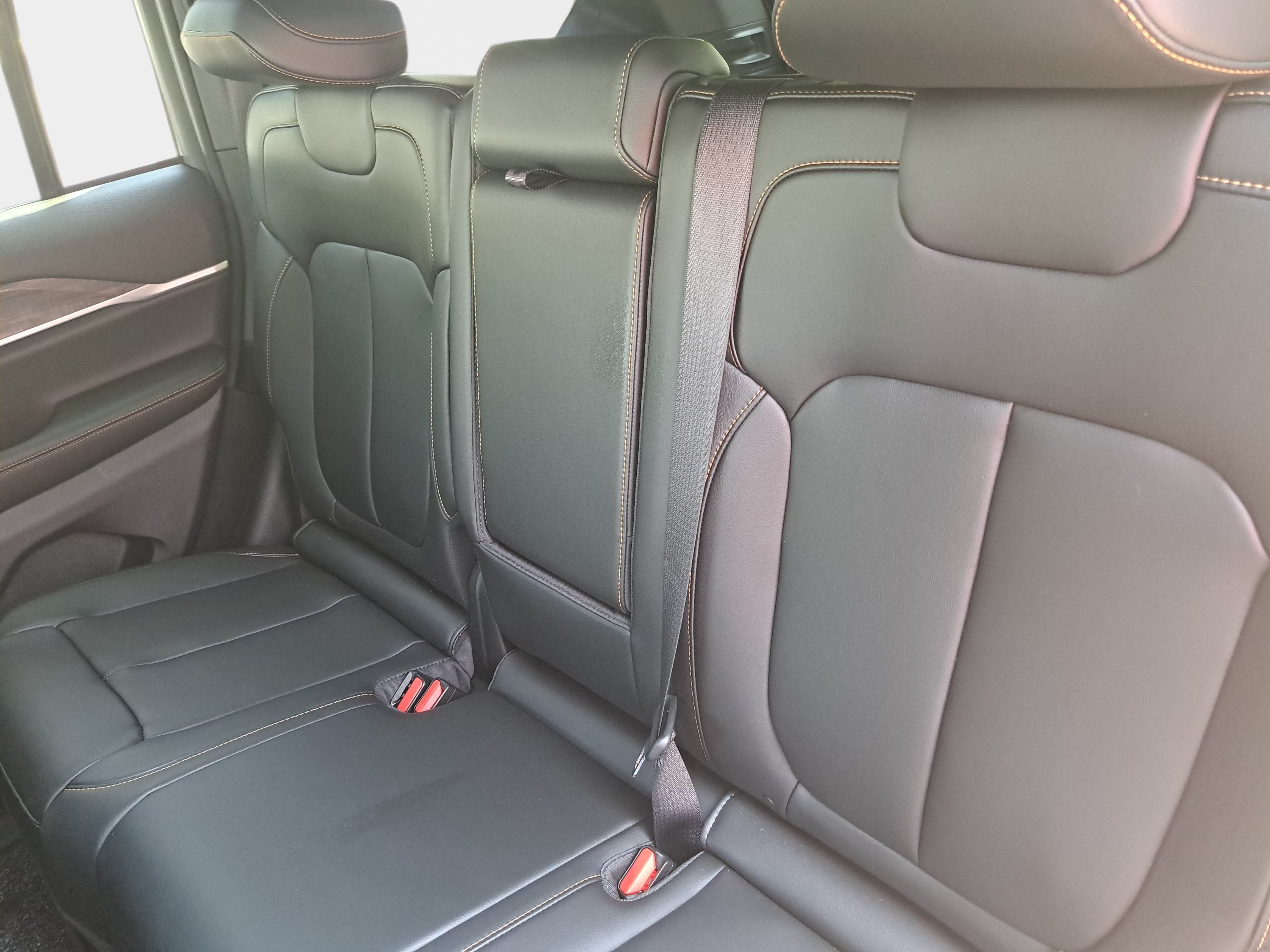 New 2026 Jeep Grand Cherokee Limited AWD/4WD image 14