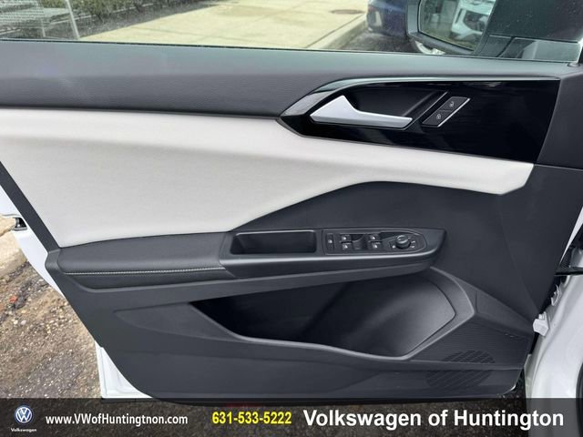 Certified 2025 Volkswagen Taos S image 16